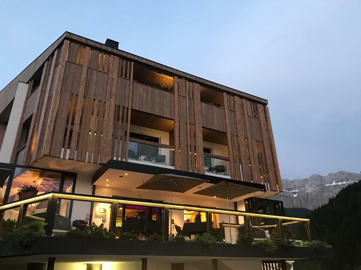 Hotel Chalet S - Dolomites Design - Adults Recommended Selva di Val Gardena Ngoại thất bức ảnh